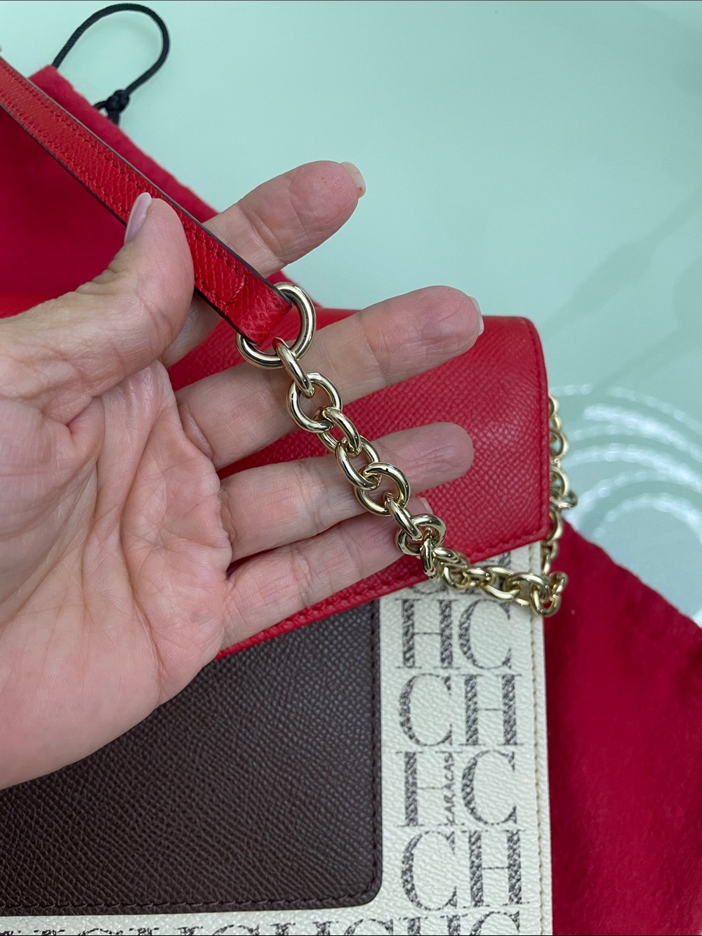 Carolina Herrera Leather Envelope Crossbody - Picture 4 of 8